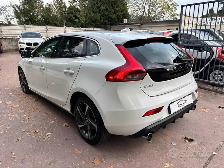 Volvo V40 2014 photo 4