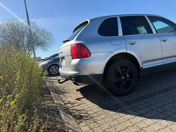 Porsche Cayenne S 2004 photo 5