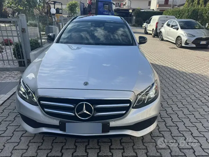 Mercedes-Benz E-Class 2017 photo 2