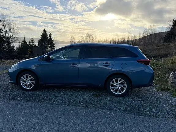 Toyota Auris 2017 photo 4