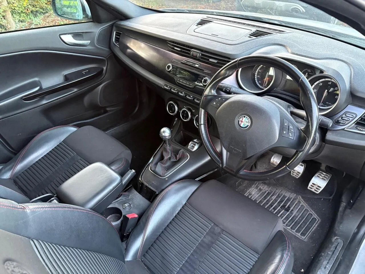 Alfa Romeo Giulietta 2011 photo 2