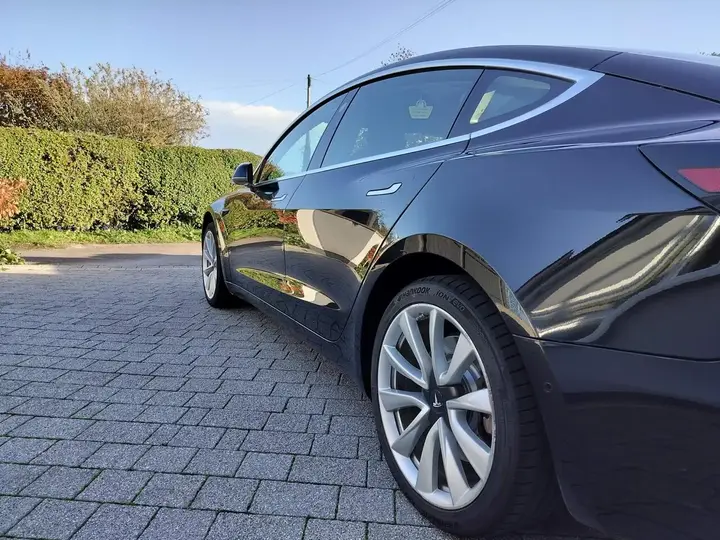 Tesla Model 3 2019 photo 2
