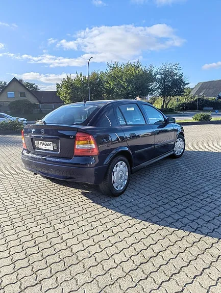 Opel Astra 2004 photo 2