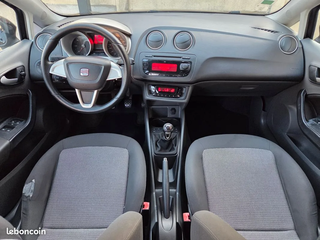 Seat Ibiza 2010 photo 4