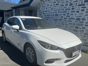 Mazda 3 2019 photo 2