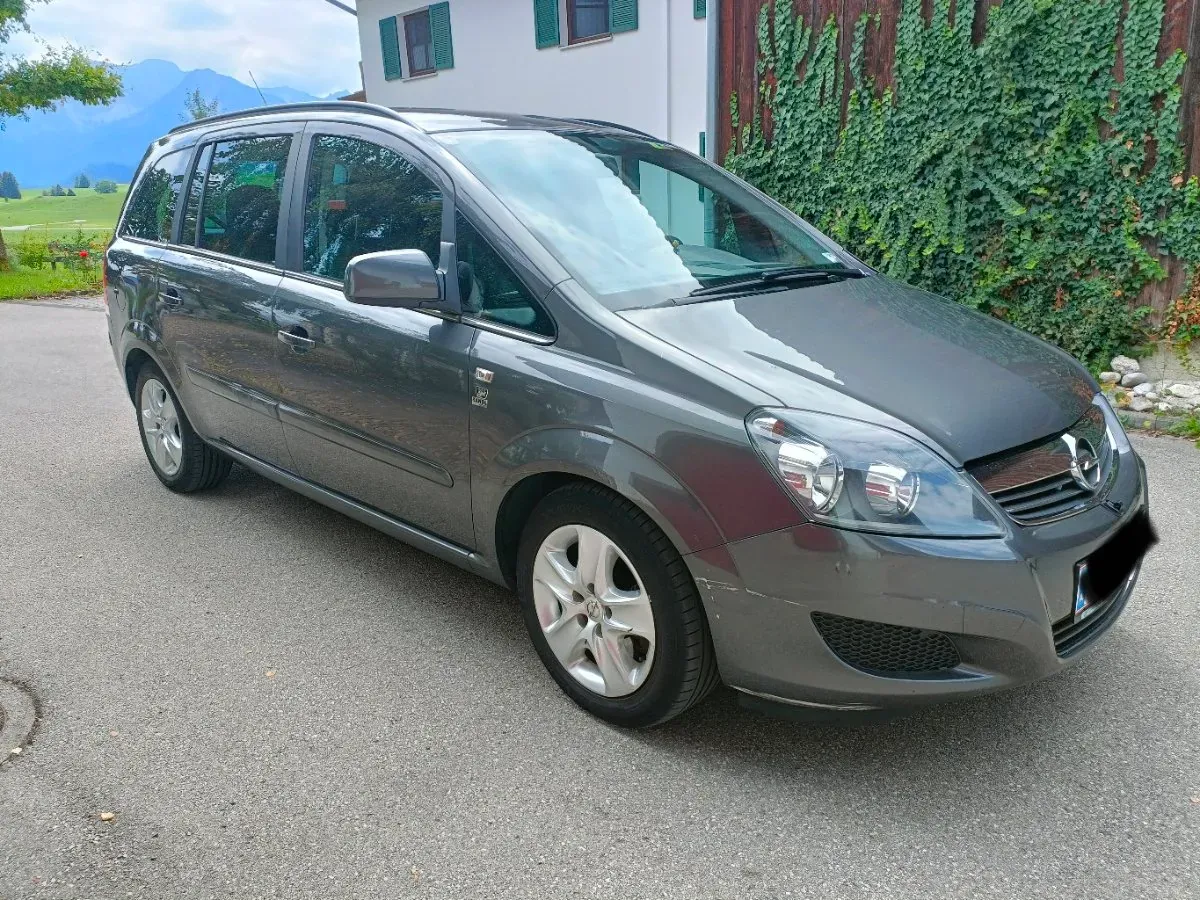 Opel Zafira 2011 photo 3
