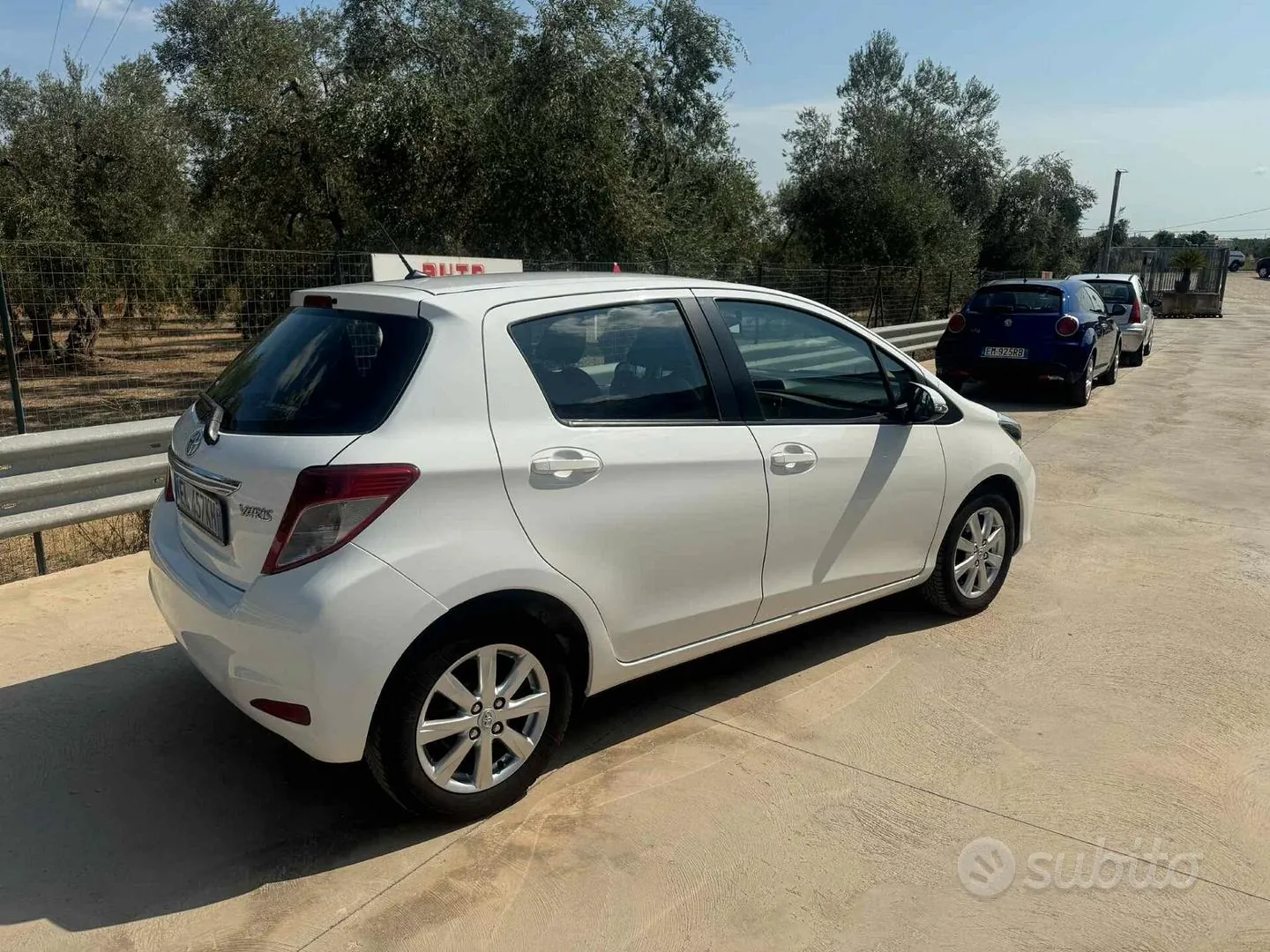 Toyota Yaris 2012 photo 3