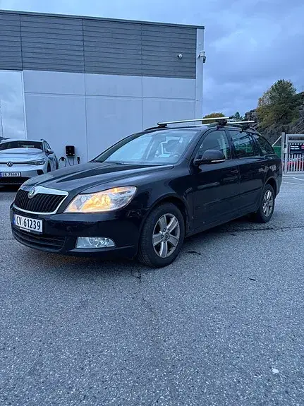 Skoda Octavia 2010 photo 3