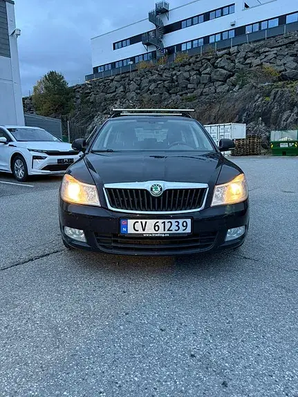 Skoda Octavia 2010 photo 2