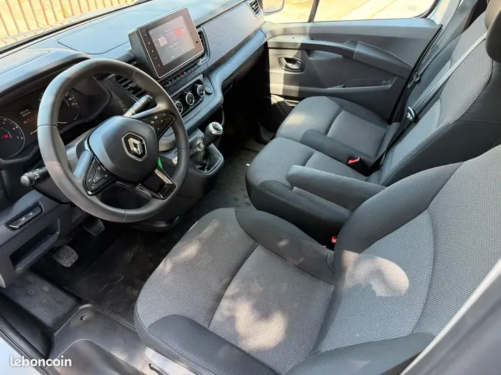 Renault Trafic 2022 photo 5