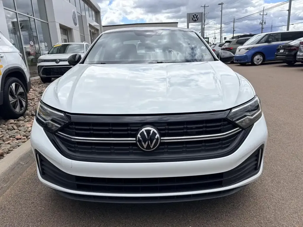 Volkswagen Jetta 2024 photo 2