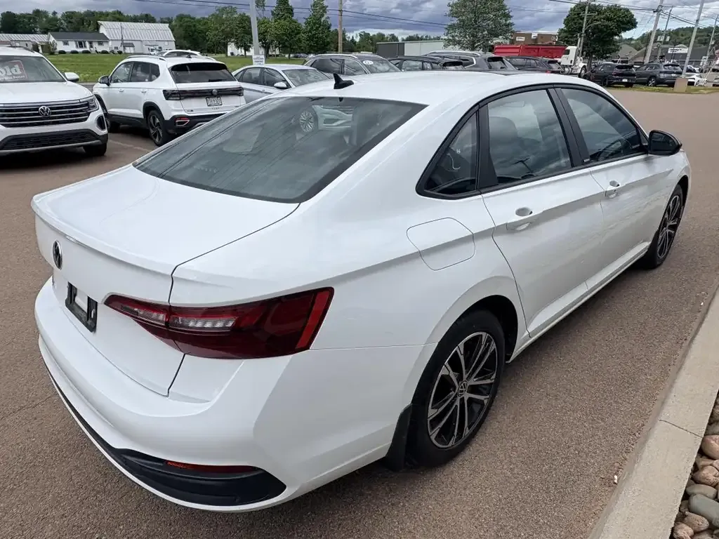 Volkswagen Jetta 2024 photo 5