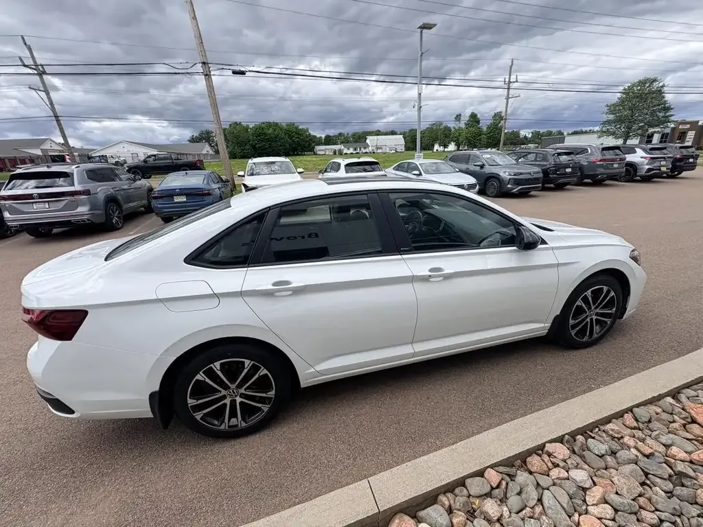 Volkswagen Jetta 2024 photo 4