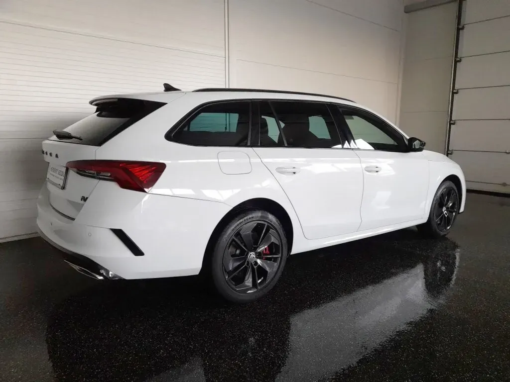 Skoda Octavia 2022 photo 2
