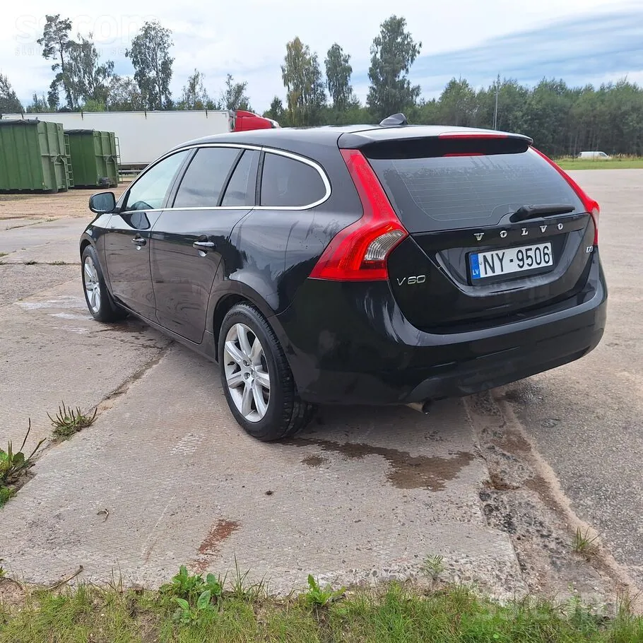 Volvo V60 2012 photo 2