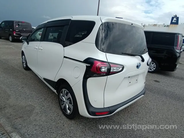Toyota Sienta 2019 photo 3