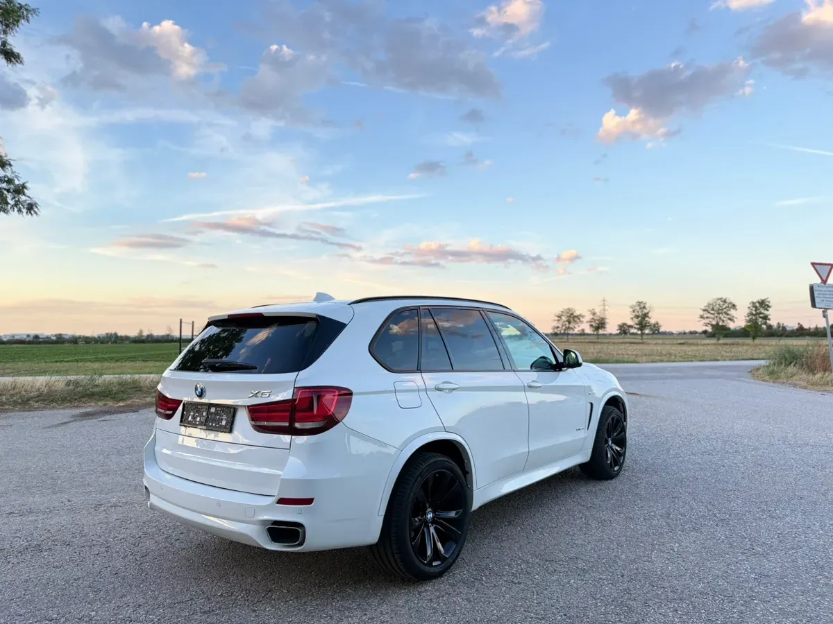 BMW X5 2015 photo 2