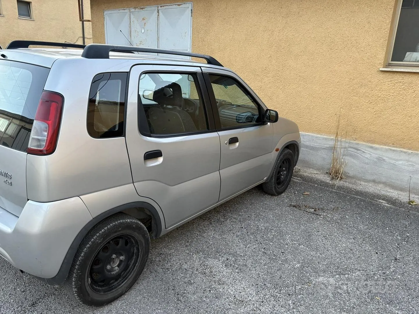 Suzuki Ignis 2003 photo 2