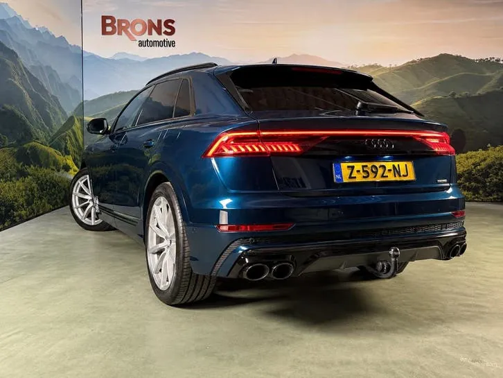 Audi Q8 2021 photo 2