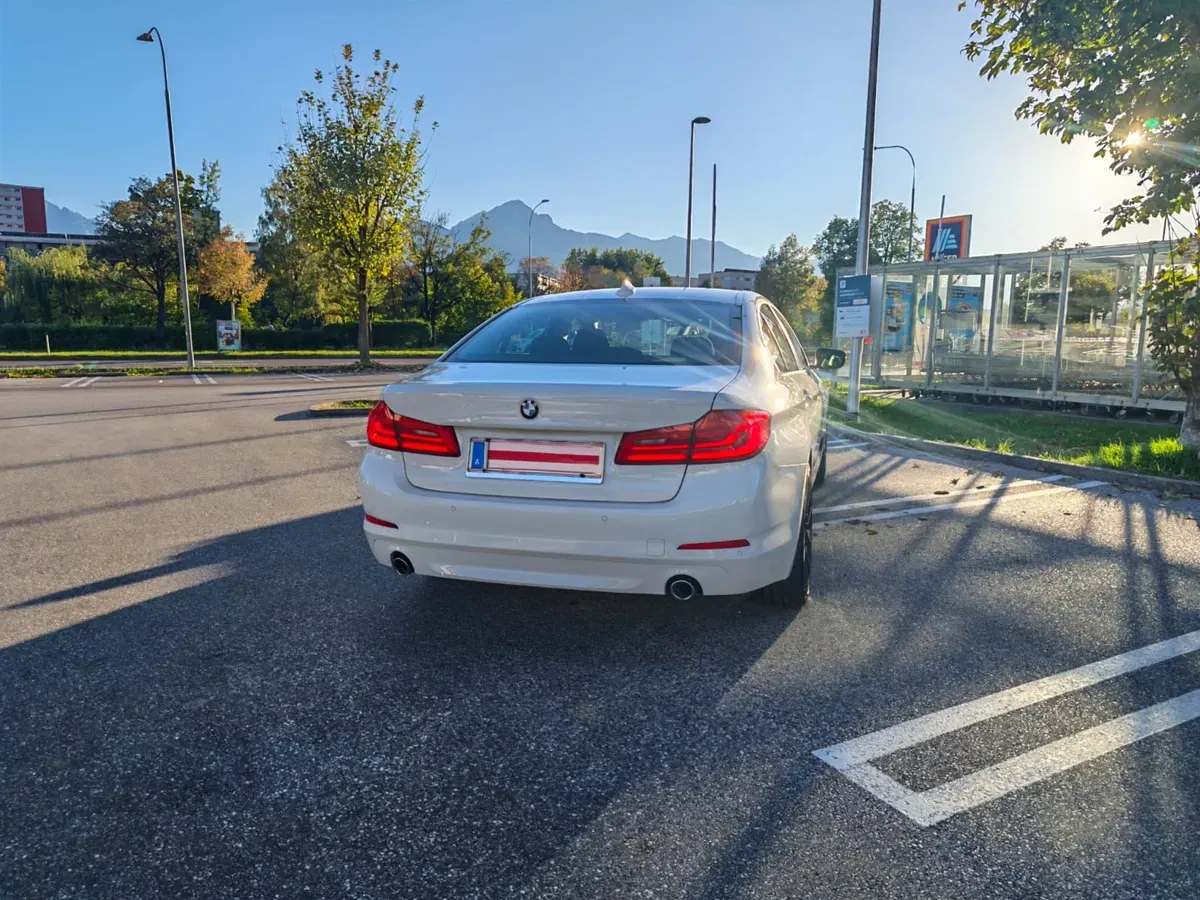 BMW 5 Series 2017 photo 2