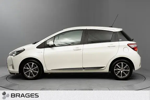 Toyota Yaris 2020 photo 2