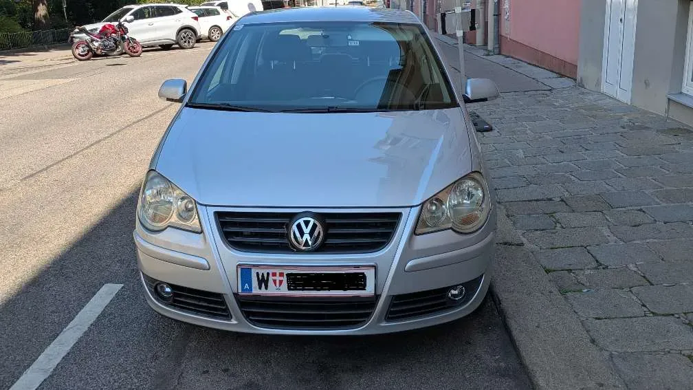Volkswagen Polo 2006 photo 2