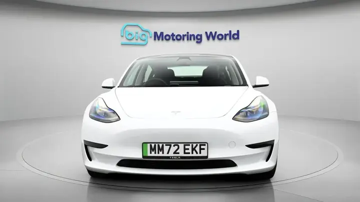 Tesla Model 3 2022 photo 3