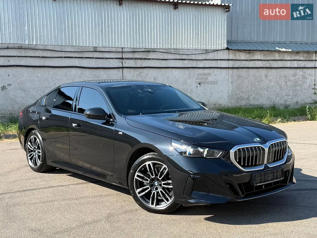 BMW 5 Series 2023 photo 5