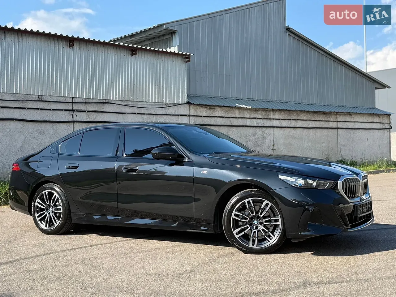 BMW 5 Series 2023 photo 4