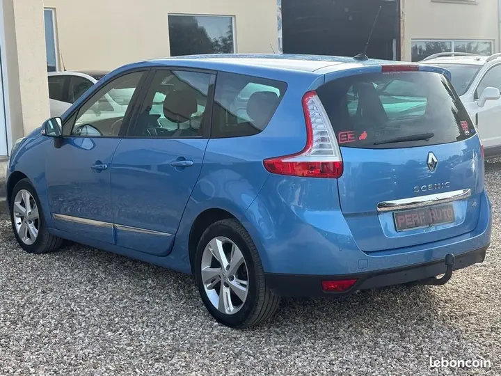 Renault Grand Scenic 2012 photo 4