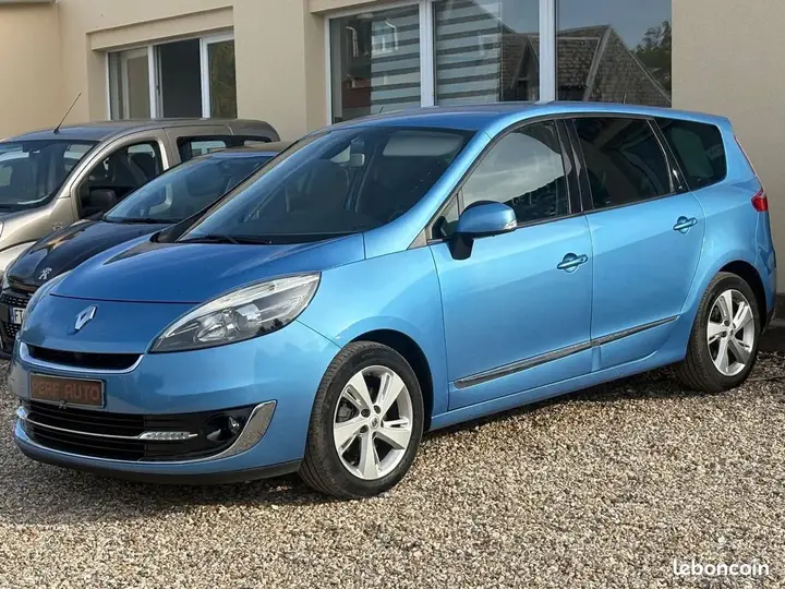 Renault Grand Scenic 2012 photo 3