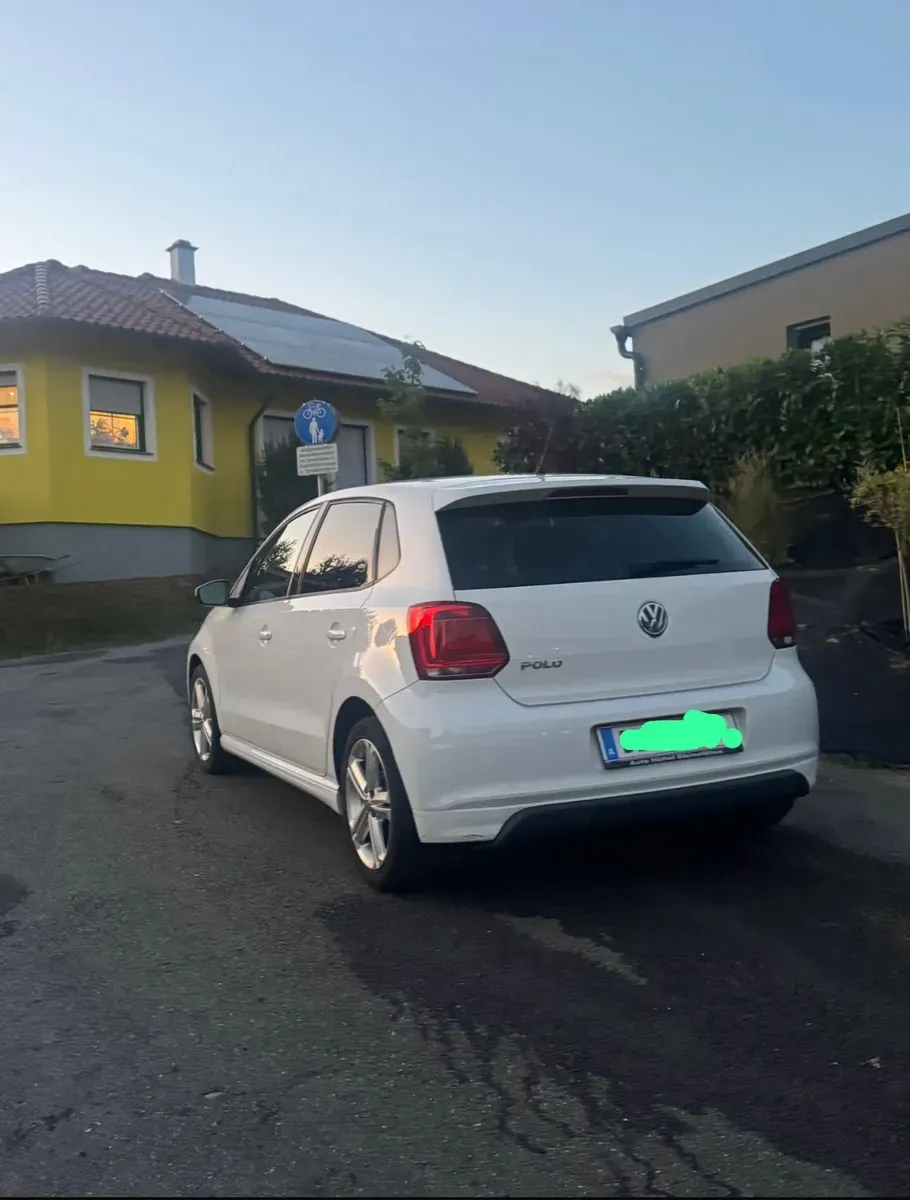 Volkswagen Polo 2012 photo 2