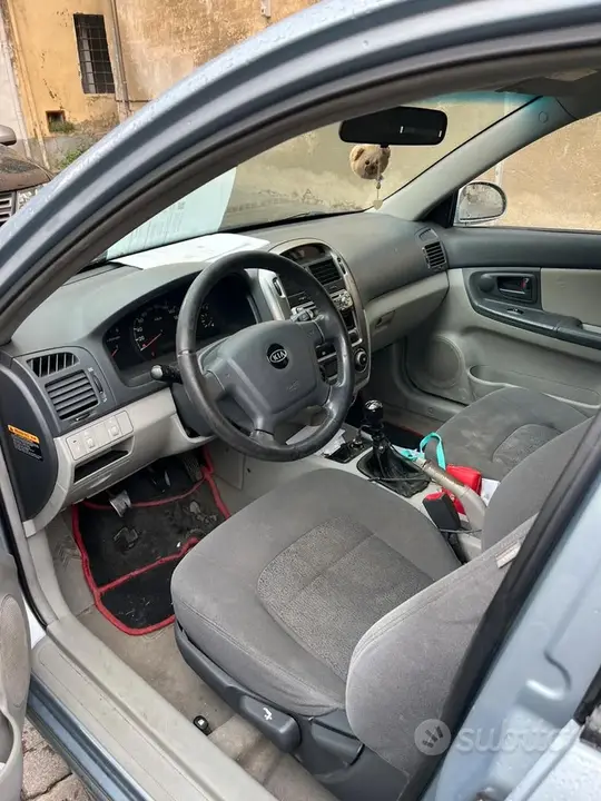Kia Cerato 2005 photo 2