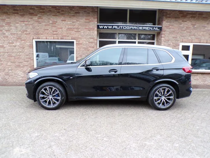 BMW X5 2019 photo 2