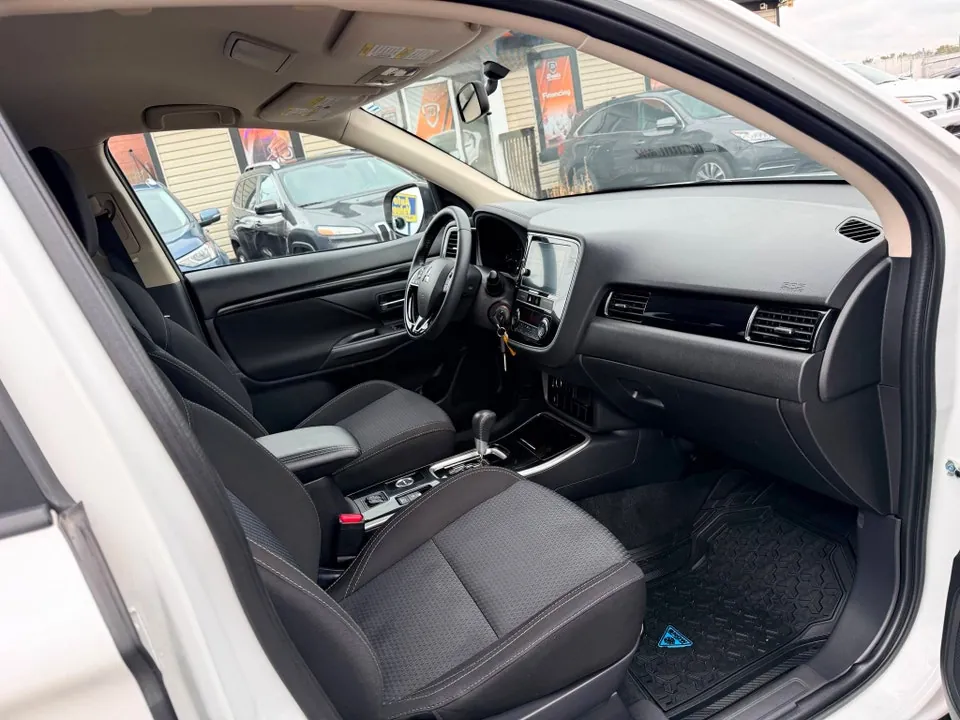 Mitsubishi Outlander 2019 photo 5