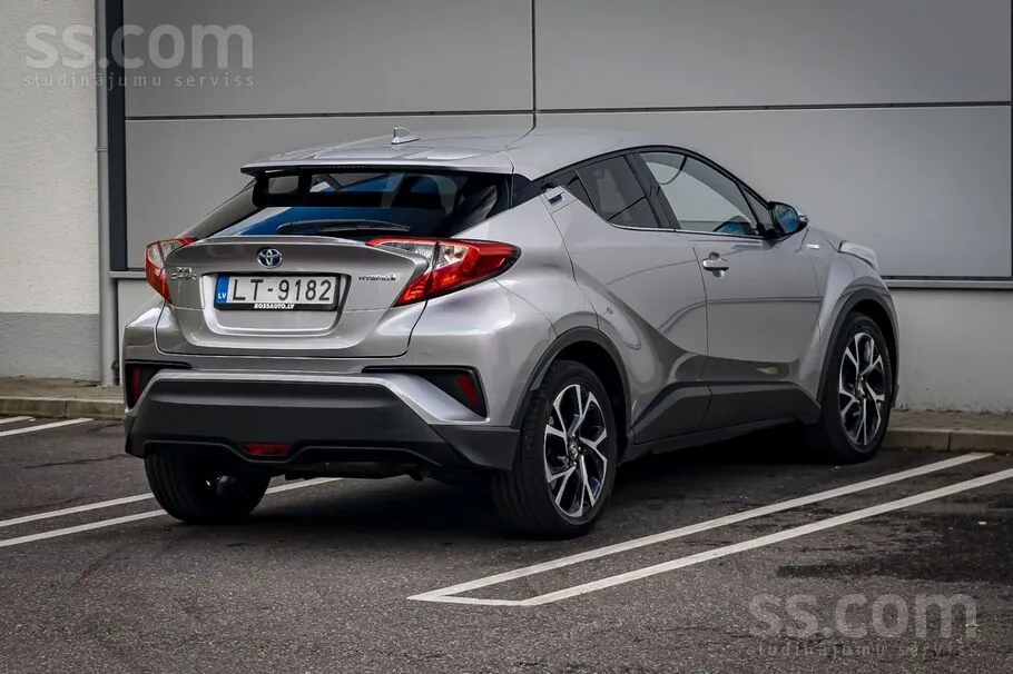 Toyota C-Hr 2018 photo 4