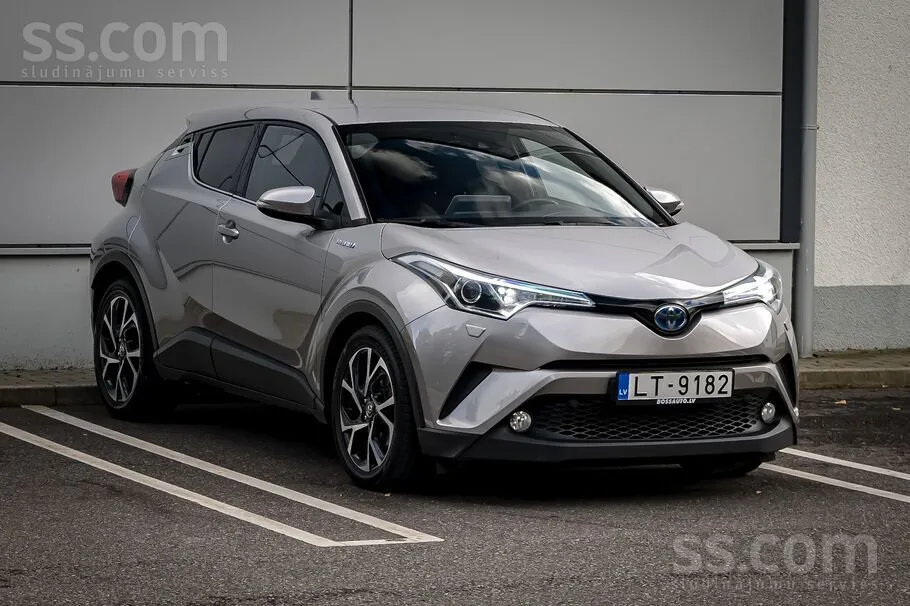 Toyota C-Hr 2018 photo 3