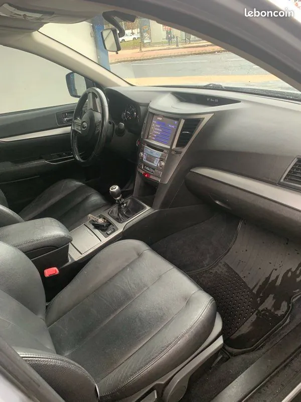 Subaru Legacy 2013 photo 3