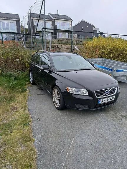 Volvo V50 2011 photo 2