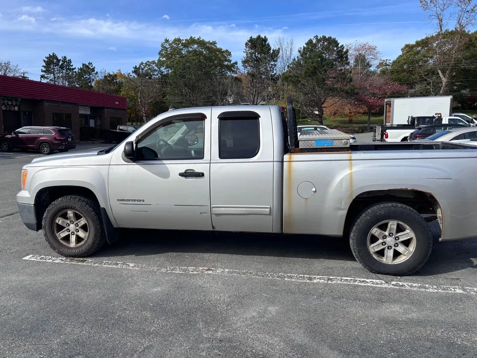 GMC Sierra 1500 2011 photo 2