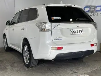 Mitsubishi Outlander 2014 photo 5