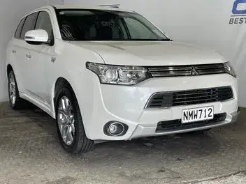 Mitsubishi Outlander 2014 photo 2