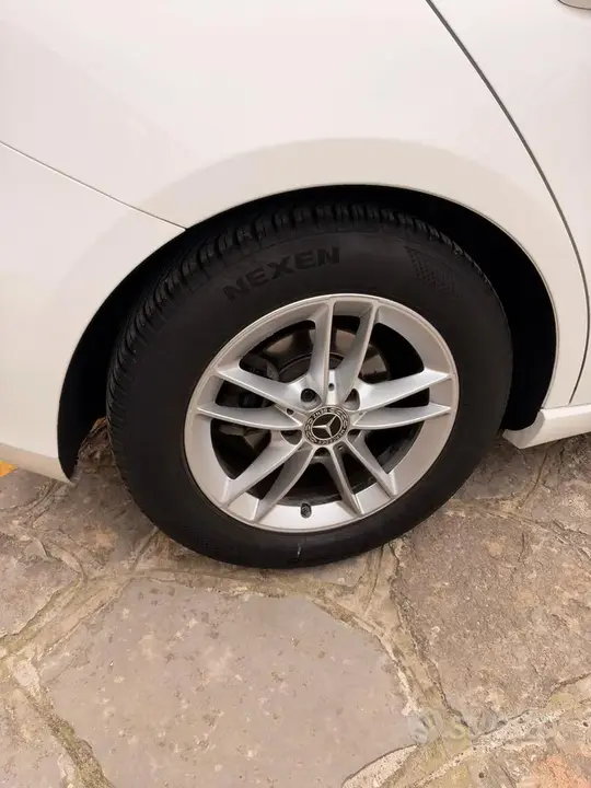 Mercedes-Benz A-Class 2018 photo 4