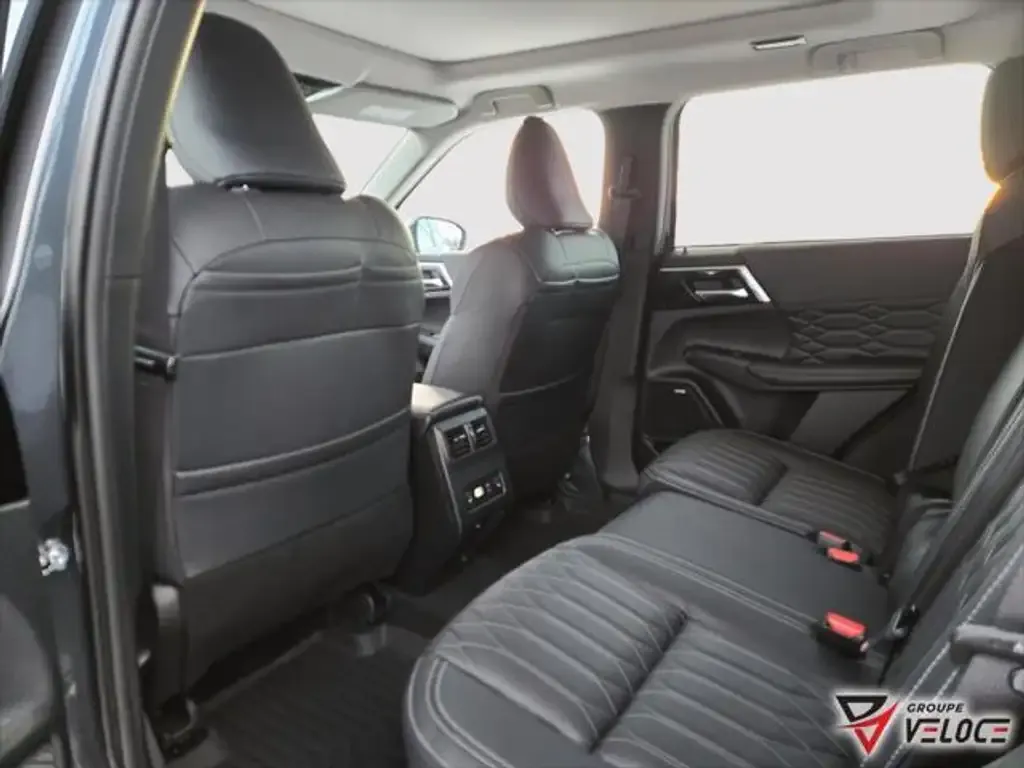 Mitsubishi Outlander 2026 photo 5