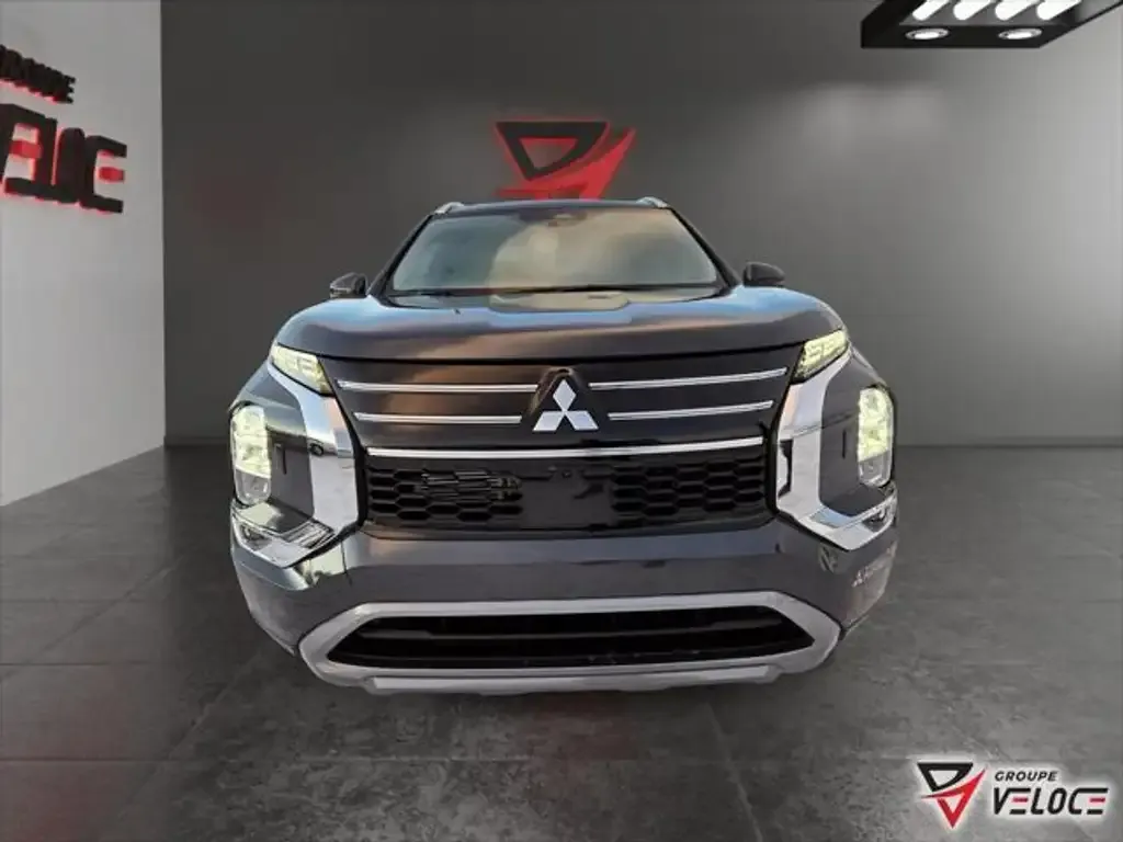 Mitsubishi Outlander 2026 photo 2