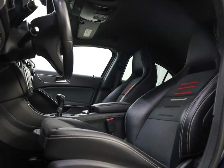 Mercedes-Benz A-Class 2017 photo 2