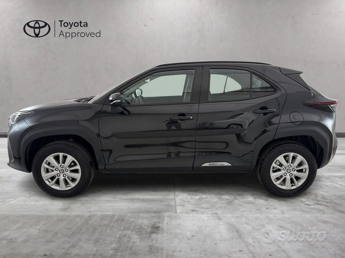 Toyota Yaris Cross 2025 photo 3