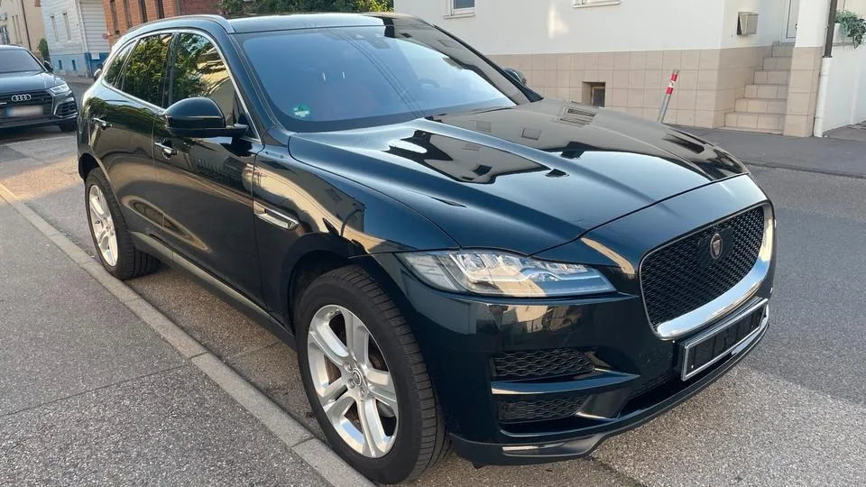 Jaguar F-Pace