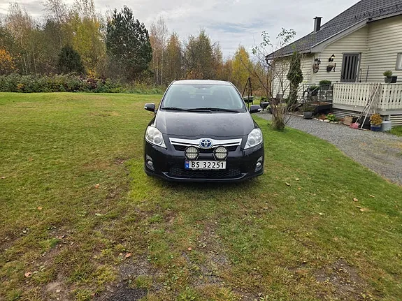 Toyota Auris 2011 photo 3