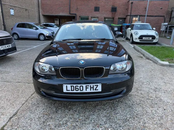 BMW 1 Series 2010 photo 2